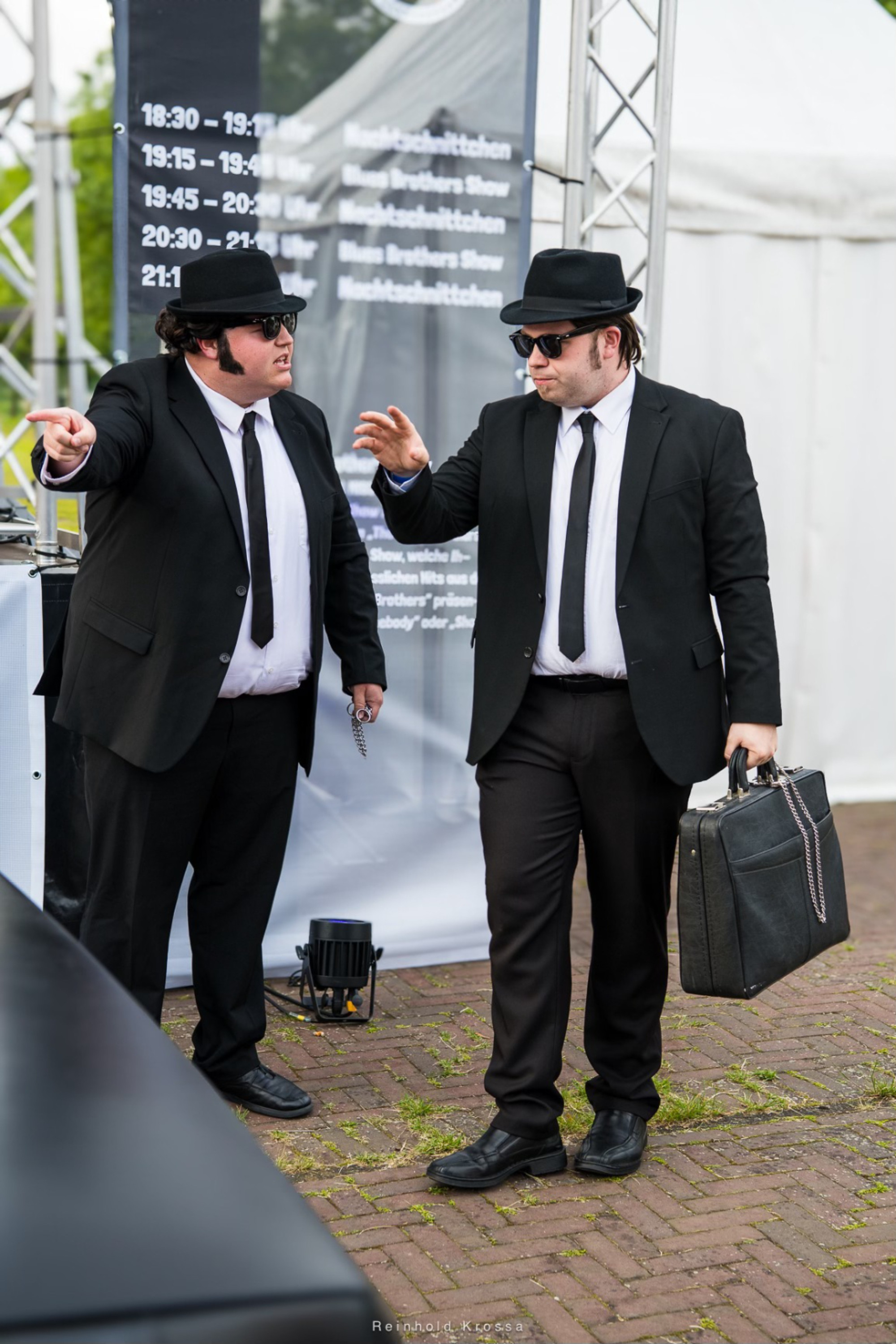 
Fotos: The Fantastic Blues Brothers Band/ Florian Bertrams/Dirk Krühler/ John Grant/ Reinhold Krossa/Florian Kaiser/ Anna G.

